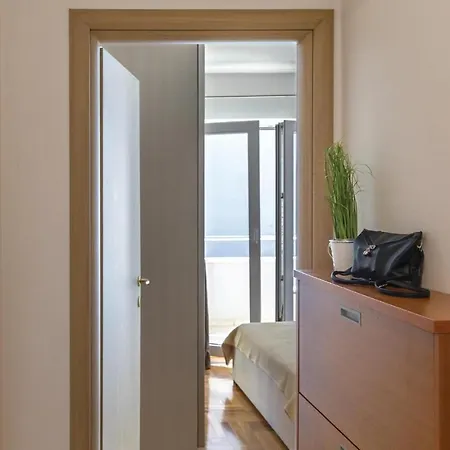 33 Makarska