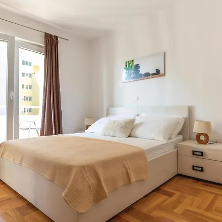 1 Bedroom Lovely In